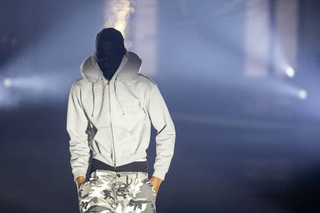 Vetements Womenswear Runway - PFW A mannequin model walks during the Vetements Womenswear Spring Summer 2026 show as part of Paris Fashion Week (PFW) on October 3, 2025 in Paris, France. Photo by Alexis Jumeau ABACAPRESS.COM Paris France  Copyright: xJumeauxAlexis ABACAx