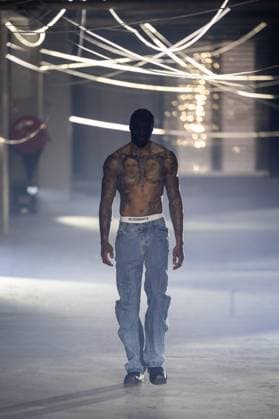 Vetements Womenswear Runway - PFW A mannequin model walks during the Vetements Womenswear Spring Summer 2026 show as part of Paris Fashion Week (PFW) on October 3, 2025 in Paris, France. Photo by Alexis Jumeau ABACAPRESS.COM Paris France  Copyright: xJumeauxAlexis ABACAx