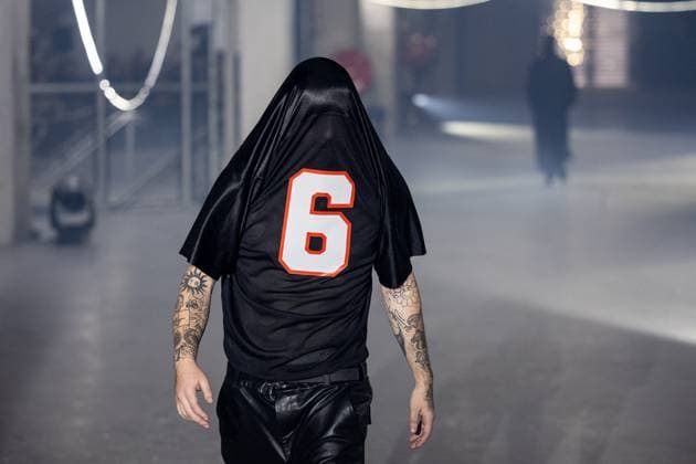 Vetements Womenswear Runway - PFW A mannequin model walks during the Vetements Womenswear Spring Summer 2026 show as part of Paris Fashion Week (PFW) on October 3, 2025 in Paris, France. Photo by Alexis Jumeau ABACAPRESS.COM Paris France  Copyright: xJumeauxAlexis ABACAx
