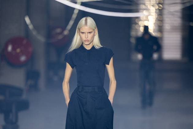 Vetements Womenswear Runway - PFW A mannequin model walks during the Vetements Womenswear Spring Summer 2026 show as part of Paris Fashion Week (PFW) on October 3, 2025 in Paris, France. Photo by Alexis Jumeau ABACAPRESS.COM Paris France  Copyright: xJumeauxAlexis ABACAx