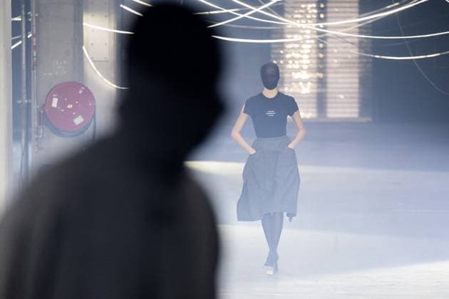 Vetements Womenswear Runway - PFW A mannequin model walks during the Vetements Womenswear Spring Summer 2026 show as part of Paris Fashion Week (PFW) on October 3, 2025 in Paris, France. Photo by Alexis Jumeau ABACAPRESS.COM Paris France  Copyright: xJumeauxAlexis ABACAx