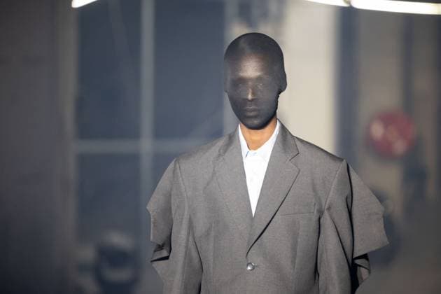 Vetements Womenswear Runway - PFW A mannequin model walks during the Vetements Womenswear Spring Summer 2026 show as part of Paris Fashion Week (PFW) on October 3, 2025 in Paris, France. Photo by Alexis Jumeau ABACAPRESS.COM Paris France  Copyright: xJumeauxAlexis ABACAx