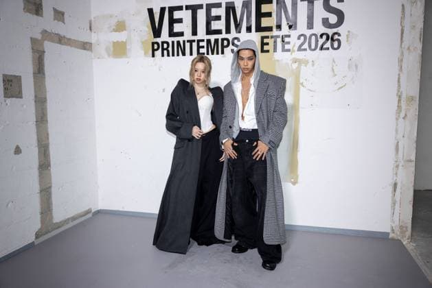 Photocall Vetements Womenswear - PFW Bailey Sok and Tarzzan attends the Vetements Womenswear Spring Summer 2026 show as part of Paris Fashion Week (PFW) on October 3, 2025 in Paris, France. Photo by Alexis Jumeau ABACAPRESS.COM Paris France  Copyright: xJumeauxAlexis ABACAx
