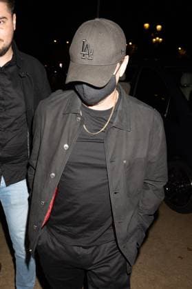 Leonardo Di Caprio outside the EE72 magazine party at Le Grand Café during Paris Fashion Week PFW Ready to Wear Spring Summer 2026 on October 3rd, 2025 Jeremy MELLOUL Bestimage Celebrities at EE72 party during Paris Fashion Week Ready to Wear Collection Spring Summer 2026 on 3rd, October, 2025  Copyright: xJeremyxMelloulx xBestimagexJeremyxMelloulx xBestimagex