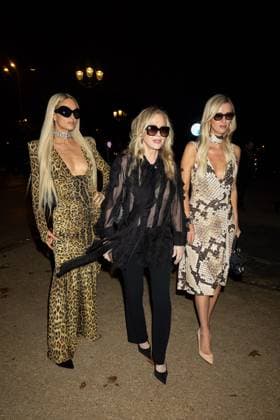 Paris Hilton, Kathy Hilton, Nicky Hilton outside the EE72 magazine party at Le Grand Café during Paris Fashion Week PFW Ready to Wear Spring Summer 2026 on October 3rd, 2025 Jeremy MELLOUL Bestimage Celebrities at EE72 party during Paris Fashion Week Ready to Wear Collection Spring Summer 2026 on 3rd, October, 2025  Copyright: xJeremyxMelloulx xBestimagexJeremyxMelloulx xBestimagex