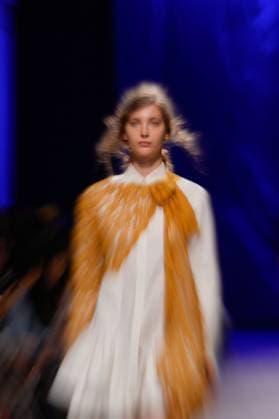 October 3, 2025, Lisbon, Portugal: A model walks the runway during Alves Goncalves fashion show at ModaLisboa Base, Lisbon Fashion Week in Lisboa. Lisbon Portugal - ZUMAs197 20251003_aaa_s197_348 Copyright: xBrunoxdexCarvalhox