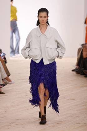 (251004) -- PARIS, Oct. 4, 2025 -- A model presents creations from the ready-to-wear Spring Summer 2026 collections by Loewe during the Paris Fashion Week, in Paris, France, on Oct. 3, 2025. ( Handout via Xinhua) FRANCE-PARIS-FASHION WEEK-LOEWE MeetEurope 