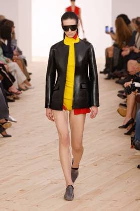 (251004) -- PARIS, Oct. 4, 2025 -- A model presents creations from the ready-to-wear Spring Summer 2026 collections by Loewe during the Paris Fashion Week, in Paris, France, on Oct. 3, 2025. ( Handout via Xinhua) FRANCE-PARIS-FASHION WEEK-LOEWE MeetEurope 