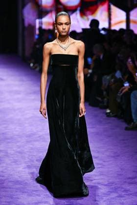 PFW Messika Runway A model walks the runway during the Messika Womenswear Spring Summer 2026 show as part of Paris Fashion Week in Paris, France on October 03, 2025. Photo by Aurore Marechal ABACAPRESS.COM Paris France  Copyright: xMarechalxAurore ABACAx