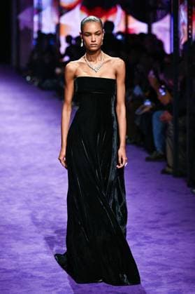 PFW Messika Runway A model walks the runway during the Messika Womenswear Spring Summer 2026 show as part of Paris Fashion Week in Paris, France on October 03, 2025. Photo by Aurore Marechal ABACAPRESS.COM Paris France  Copyright: xMarechalxAurore ABACAx