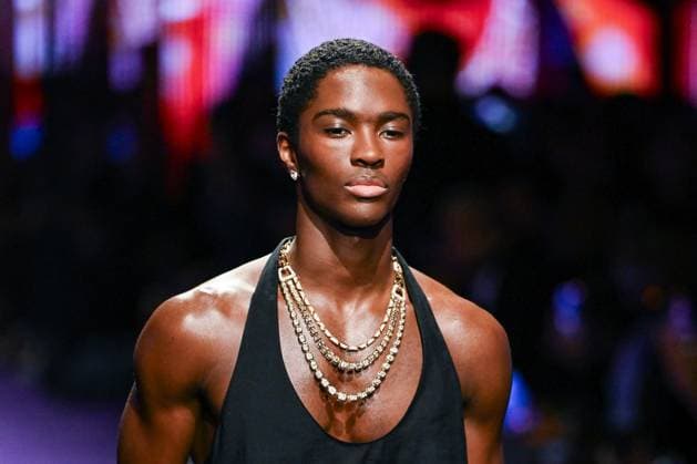 PFW Messika Runway A model walks the runway during the Messika Womenswear Spring Summer 2026 show as part of Paris Fashion Week in Paris, France on October 03, 2025. Photo by Aurore Marechal ABACAPRESS.COM Paris France  Copyright: xMarechalxAurore ABACAx