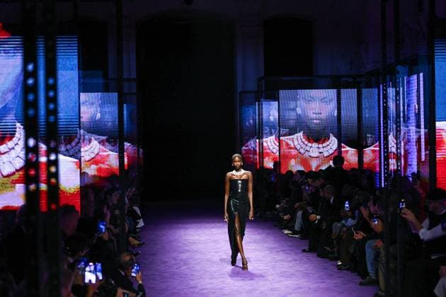 PFW Messika Runway A model walks the runway during the Messika Womenswear Spring Summer 2026 show as part of Paris Fashion Week in Paris, France on October 03, 2025. Photo by Aurore Marechal ABACAPRESS.COM Paris France  Copyright: xMarechalxAurore ABACAx