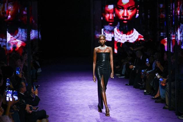 PFW Messika Runway A model walks the runway during the Messika Womenswear Spring Summer 2026 show as part of Paris Fashion Week in Paris, France on October 03, 2025. Photo by Aurore Marechal ABACAPRESS.COM Paris France  Copyright: xMarechalxAurore ABACAx
