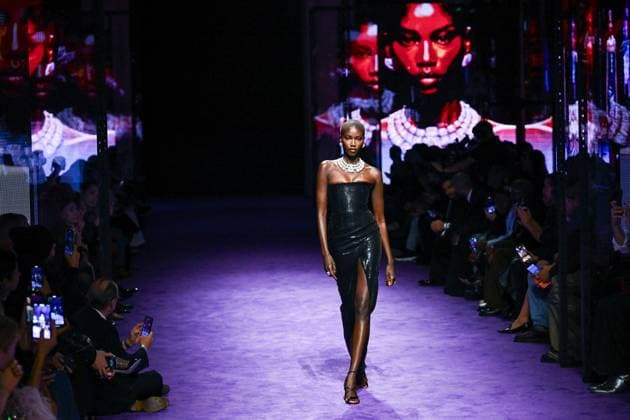 PFW Messika Runway A model walks the runway during the Messika Womenswear Spring Summer 2026 show as part of Paris Fashion Week in Paris, France on October 03, 2025. Photo by Aurore Marechal ABACAPRESS.COM Paris France  Copyright: xMarechalxAurore ABACAx