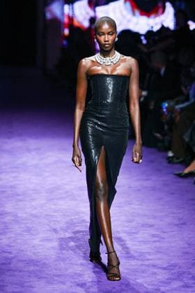 PFW Messika Runway A model walks the runway during the Messika Womenswear Spring Summer 2026 show as part of Paris Fashion Week in Paris, France on October 03, 2025. Photo by Aurore Marechal ABACAPRESS.COM Paris France  Copyright: xMarechalxAurore ABACAx