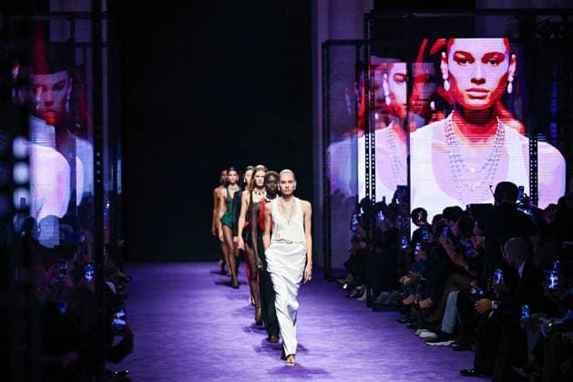 PFW Messika Runway Models walk the runway during the Messika Womenswear Spring Summer 2026 show as part of Paris Fashion Week in Paris, France on October 03, 2025. Photo by Aurore Marechal ABACAPRESS.COM Paris France  Copyright: xMarechalxAurore ABACAx