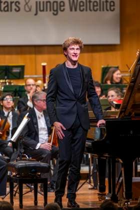 03 10 2025, International Classical Music Festival Festival of Nations 2025, at the Kurhaus Bad Wörishofen Unterallgäu , Jan Lisiecki piano and the Mozarteum Orchestra 03 10 2025, Classical Music Festival Bad Wörishofen 03 10 2025, Classical Music Festival Bad Wörishofen
