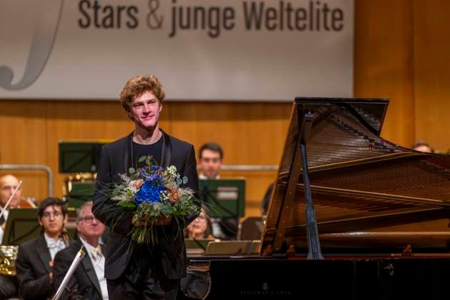 03 10 2025, International Classical Music Festival Festival of Nations 2025, at the Kurhaus Bad Wörishofen Unterallgäu , Jan Lisiecki piano and the Mozarteum Orchestra 03 10 2025, Classical Music Festival Bad Wörishofen 03 10 2025, Classical Music Festival Bad Wörishofen