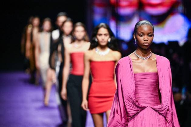 PFW Messika Runway Models walk the runway during the Messika Womenswear Spring Summer 2026 show as part of Paris Fashion Week in Paris, France on October 03, 2025. Photo by Aurore Marechal ABACAPRESS.COM Paris France  Copyright: xMarechalxAurore ABACAx