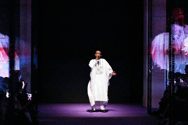 PFW Messika Runway Youssou N’Dour performing on the runway during the Messika Womenswear Spring Summer 2026 show as part of Paris Fashion Week in Paris, France on October 03, 2025. Photo by Aurore Marechal ABACAPRESS.COM Paris France  Copyright: xMarechalxAurore ABACAx