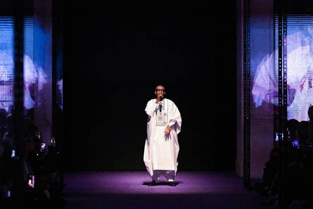 PFW Messika Runway Youssou N’Dour performing on the runway during the Messika Womenswear Spring Summer 2026 show as part of Paris Fashion Week in Paris, France on October 03, 2025. Photo by Aurore Marechal ABACAPRESS.COM Paris France  Copyright: xMarechalxAurore ABACAx