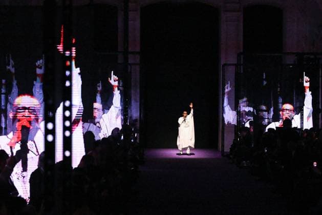 PFW Messika Runway Youssou N’Dour performing on the runway during the Messika Womenswear Spring Summer 2026 show as part of Paris Fashion Week in Paris, France on October 03, 2025. Photo by Aurore Marechal ABACAPRESS.COM Paris France  Copyright: xMarechalxAurore ABACAx