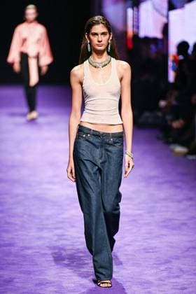 PFW Messika Runway A model walks the runway during the Messika Womenswear Spring Summer 2026 show as part of Paris Fashion Week in Paris, France on October 03, 2025. Photo by Aurore Marechal ABACAPRESS.COM Paris France  Copyright: xMarechalxAurore ABACAx
