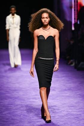 PFW Messika Runway A model walks the runway during the Messika Womenswear Spring Summer 2026 show as part of Paris Fashion Week in Paris, France on October 03, 2025. Photo by Aurore Marechal ABACAPRESS.COM Paris France  Copyright: xMarechalxAurore ABACAx