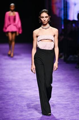 PFW Messika Runway A model walks the runway during the Messika Womenswear Spring Summer 2026 show as part of Paris Fashion Week in Paris, France on October 03, 2025. Photo by Aurore Marechal ABACAPRESS.COM Paris France  Copyright: xMarechalxAurore ABACAx