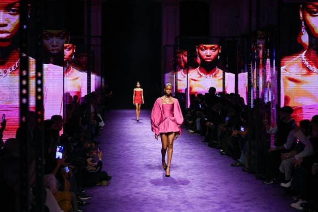 PFW Messika Runway A model walks the runway during the Messika Womenswear Spring Summer 2026 show as part of Paris Fashion Week in Paris, France on October 03, 2025. Photo by Aurore Marechal ABACAPRESS.COM Paris France  Copyright: xMarechalxAurore ABACAx