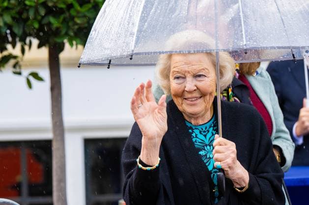 Princess Beatrix at the Oranjepad of the Princess Beatrix Muscle Fund. Baarn, the Netherlands. 04 Oct 2025 Princess Beatrix on the grounds of Soestdijk Palace at the sixth edition of the Princess Beatrix Muscle Fund s Orange Trail. Baarn The Netherlands  Copyright: xMischaxSchoemakerx
