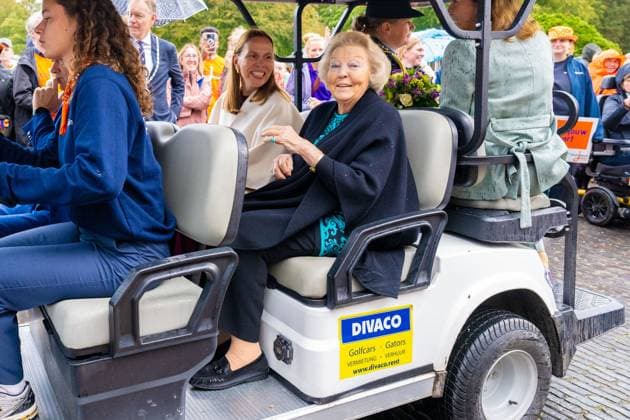 Princess Beatrix at the Oranjepad of the Princess Beatrix Muscle Fund. Baarn, the Netherlands. 04 Oct 2025 Princess Beatrix on the grounds of Soestdijk Palace at the sixth edition of the Princess Beatrix Muscle Fund s Orange Trail. Baarn The Netherlands  Copyright: xMischaxSchoemakerx