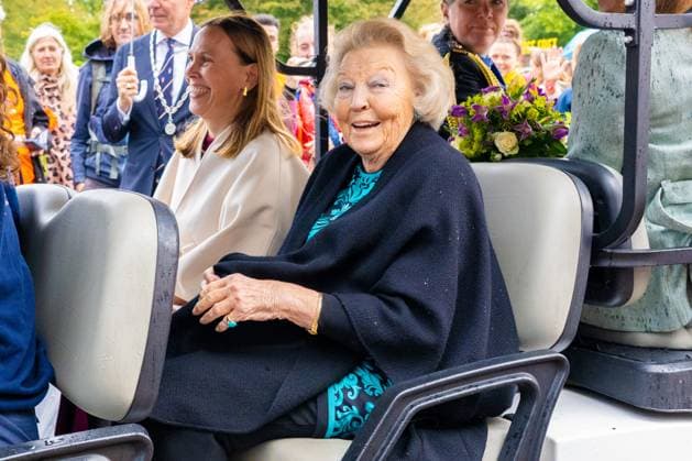 Princess Beatrix at the Oranjepad of the Princess Beatrix Muscle Fund. Baarn, the Netherlands. 04 Oct 2025 Princess Beatrix on the grounds of Soestdijk Palace at the sixth edition of the Princess Beatrix Muscle Fund s Orange Trail. Baarn The Netherlands  Copyright: xMischaxSchoemakerx