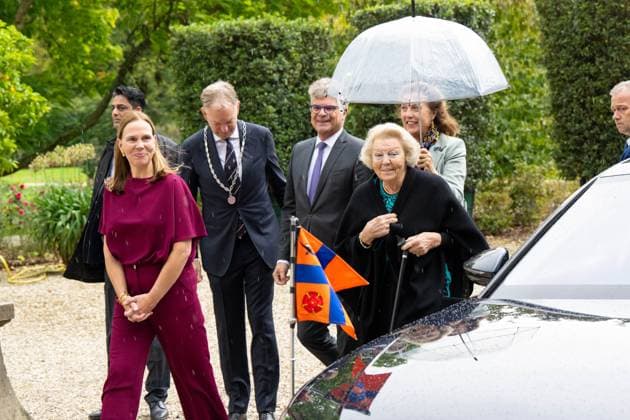 Princess Beatrix at the Oranjepad of the Princess Beatrix Muscle Fund. Baarn, the Netherlands. 04 Oct 2025 Princess Beatrix on the grounds of Soestdijk Palace at the sixth edition of the Princess Beatrix Muscle Fund s Orange Trail. Baarn The Netherlands  Copyright: xMischaxSchoemakerx