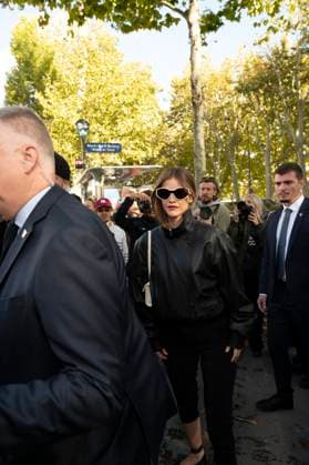 Barbara Palvin at Elie Saab Collection Prêt à Porter Printemps Été 2026 fashion show during Paris Fashion Week PFW , October 4, 2026 ? Sam Delpech Bestimage Barbara Palvin at Elie Saab Fashion Show Ready to Wear Collection Spring Summer 2026 during Paris Fashion Week on 4, October, 2026 at Arrivals Elie Saab Fashion Show Ready to Wear Collection Spring Summer 2026 during Paris Fashion Week PFW , at Palais de Tokyo, Paris, France, on October 4, 2025 Sam Delpech Bestimage Arrivals Elie Saab Fashion Show Ready to Wear Collection Spring Summer 2026 during Paris Fashion Week, on 4, October, 2026 Paris France  Copyright: xSamxDelpechx xBestimagexSamxDelpechx xBestimagex