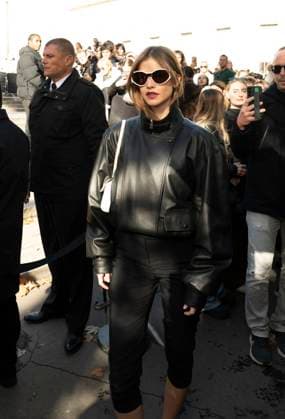 Barbara Palvin at Elie Saab Collection Prêt à Porter Printemps Été 2026 fashion show during Paris Fashion Week PFW , October 4, 2026 ? Sam Delpech Bestimage Barbara Palvin at Elie Saab Fashion Show Ready to Wear Collection Spring Summer 2026 during Paris Fashion Week on 4, October, 2026 at Arrivals Elie Saab Fashion Show Ready to Wear Collection Spring Summer 2026 during Paris Fashion Week PFW , at Palais de Tokyo, Paris, France, on October 4, 2025 Sam Delpech Bestimage Arrivals Elie Saab Fashion Show Ready to Wear Collection Spring Summer 2026 during Paris Fashion Week, on 4, October, 2026 Paris France  Copyright: xSamxDelpechx xBestimagexSamxDelpechx xBestimagex