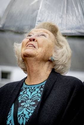 BAARN - Princess Beatrix will attend the sixth edition of the Princess Beatrix Muscle Fund s Orange Trail. The Orange Trail is a walk to and from Soestdijk Palace to raise awareness for the fight against muscle diseases. ANP HOLLANDSE HOOGTE ROBIN UTRECHT netherlands out - belgium out  Copyright: xx x538317419x originalFilename: 538317419.jpg