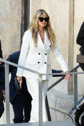 PFW - Elie Saab Womenswear Spring-Summer - Arrivals NB Heidi Klum arriving at the Elie Saab Womenswear Spring-Summer 2026 show as part of Paris Fashion Week on October 04, 2025 in Paris, France. Photo by Nasser Berzane ABACAPRESS.COM Paris France  Copyright: xBerzanexNasser ABACAx