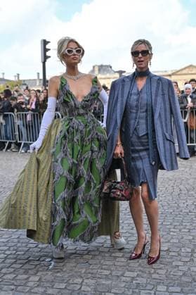 PFW Vivienne Westwood Outside Arrivals Paris Hilton, Nicky Hilton arriving at Vivienne Westwood show during Paris Fashion Week in Paris, France on October 4, 2025. Photo by Julien Reynaud APS-Medias ABACAPRESS.COM Paris France  Copyright: xReynaudxJulien APS-Medias ABACAx