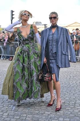 PFW Vivienne Westwood Outside Arrivals Paris Hilton, Nicky Hilton arriving at Vivienne Westwood show during Paris Fashion Week in Paris, France on October 4, 2025. Photo by Julien Reynaud APS-Medias ABACAPRESS.COM Paris France  Copyright: xReynaudxJulien APS-Medias ABACAx