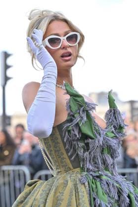 PFW Vivienne Westwood Outside Arrivals Paris Hilton arriving at Vivienne Westwood show during Paris Fashion Week in Paris, France on October 4, 2025. Photo by Julien Reynaud APS-Medias ABACAPRESS.COM Paris France  Copyright: xReynaudxJulien APS-Medias ABACAx