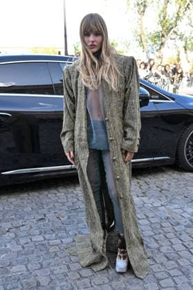 PFW Vivienne Westwood Outside Arrivals Victoria De Angelis arriving at Vivienne Westwood show during Paris Fashion Week in Paris, France on October 4, 2025. Photo by Julien Reynaud APS-Medias ABACAPRESS.COM Paris France  Copyright: xReynaudxJulien APS-Medias ABACAx