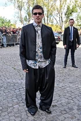 PFW Vivienne Westwood Outside Arrivals Aron Piper arriving at Vivienne Westwood show during Paris Fashion Week in Paris, France on October 4, 2025. Photo by Julien Reynaud APS-Medias ABACAPRESS.COM Paris France  Copyright: xReynaudxJulien APS-Medias ABACAx