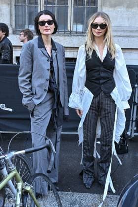 PFW Ann Demeulemeester Outside Arrivals Guests arriving at Ann Demeulemeester show during Paris Fashion Week in Paris, France on October 4, 2025. Photo by Julien Reynaud APS-Medias ABACAPRESS.COM Paris France  Copyright: xReynaudxJulien APS-Medias ABACAx