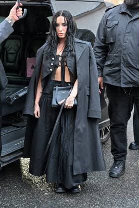 PFW Ann Demeulemeester Outside Arrivals Demi Lovato arriving at Ann Demeulemeester show during Paris Fashion Week in Paris, France on October 4, 2025. Photo by Julien Reynaud APS-Medias ABACAPRESS.COM Paris France  Copyright: xReynaudxJulien APS-Medias ABACAx