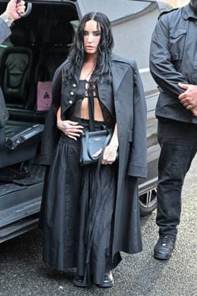 PFW Ann Demeulemeester Outside Arrivals Demi Lovato arriving at Ann Demeulemeester show during Paris Fashion Week in Paris, France on October 4, 2025. Photo by Julien Reynaud APS-Medias ABACAPRESS.COM Paris France  Copyright: xReynaudxJulien APS-Medias ABACAx