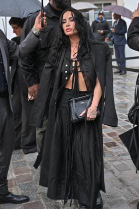 PFW Ann Demeulemeester Outside Arrivals Demi Lovato arriving at Ann Demeulemeester show during Paris Fashion Week in Paris, France on October 4, 2025. Photo by Julien Reynaud APS-Medias ABACAPRESS.COM Paris France  Copyright: xReynaudxJulien APS-Medias ABACAx
