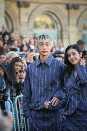 Paris Fashion Week spring summer 206 Vivienne Westwood Jey Jinhyeong and Maya Kitazawa 449310 2025 10 04 Paris France  Copyright: xBarbaraxNeymanx xStarfacex STAR_449310_014