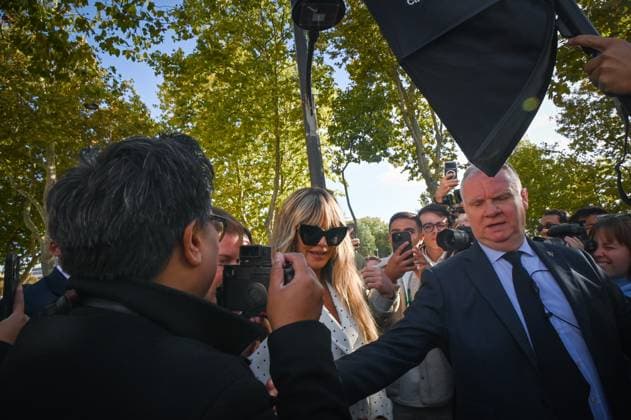 Paris Fashion Week spring summer 206 Elie Saab show Heidi Klum 449310 2025 10 04 Ethiopia  Copyright: xBarbaraxNeymanx xStarfacex STAR_449310_064