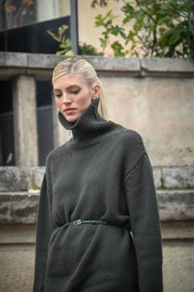 Paris Fashion Week spring summer 206 Elie Saab show Devon Windsor 449310 2025 10 04 Ethiopia  Copyright: xBarbaraxNeymanx xStarfacex STAR_449310_071